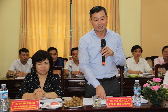 Ông Ngô Văn Tuấn - Phó Bí thư Tỉnh uỷ Hòa Bình phát biểu tại cuộc làm việc với Liên minh HTX Việt Nam