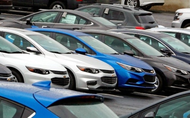 Trên thị trường, nhiều mẫu xe thời điểm này đã giảm giá xuống đáy (Ảnh Internet)