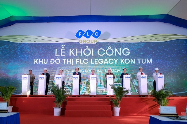 Các đại biểu nhấn nút khởi công Khu đô thị FLC Legacy Kon Tum