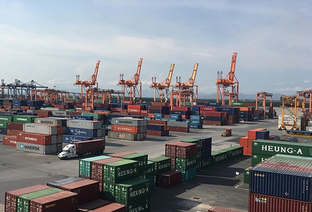 Lượng phế liệu đạt tiêu chuẩn nhập khẩu qua khu vực cảng Hải Phòng tăng cao so với cùng kỳ năm 2018, nhất là nhựa và nhôm (Ảnh Internet)