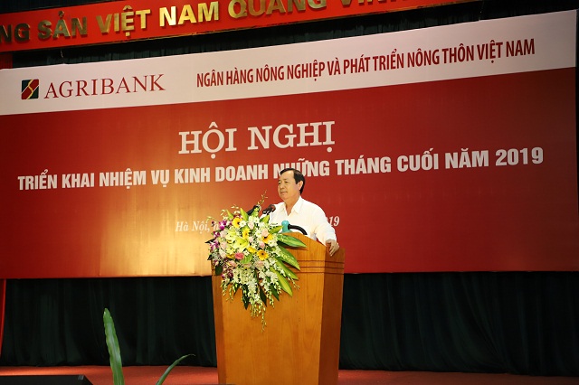 Đồng chí Tiết Văn Thành - thành viên HĐTV, Tổng Giám đốc Agribank phát biểu