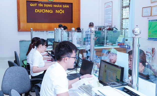 Khách hàng giao dịch tại Quỹ TDND Dương Nội (Hà Nội)