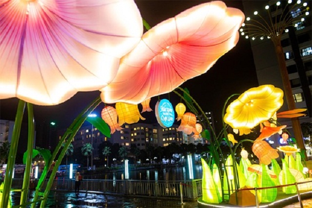 Các TTTM Vincom được trang hoàng lộng lẫy với hệ thống đèn lồng khổng lồ chào đón Trung Thu
