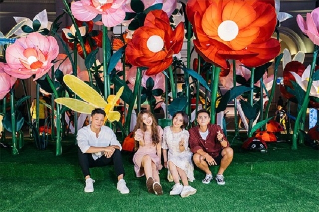 Những chiếc đèn lồng tái hiện “Thung lũng màu xanh” sẽ khiến khách hàng thích thú như lạc vào thế giới khổng lồ