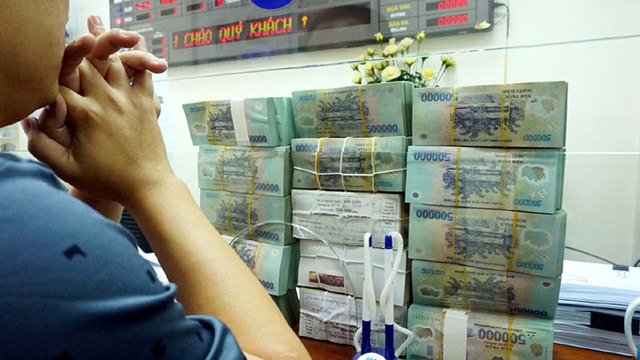 NHNN cảnh báo các ngân hàng 'lách' tăng lãi suất sẽ bị xử lý (Ảnh Internet)