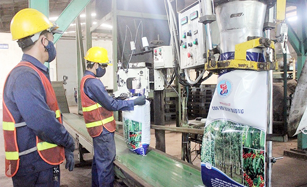 Vấn đề khó khăn nhất của các DN sản xuất phân bón hữu cơ là tiêu thụ sản phẩm