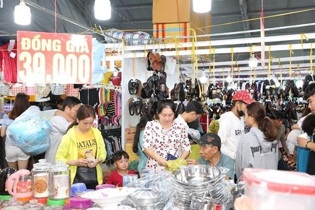 Hội chợ khuyến mại năm 2019 có quy mô hơn 450 gian hàng của 240 doanh nghiệp có thương hiệu, uy tín với nhiều hình thức khuyến mại.(Ảnh Internet)