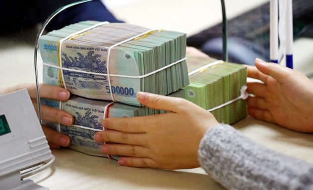 Nhiều ngân hàng đang kìm chế cho vay do cạn room tín dụng