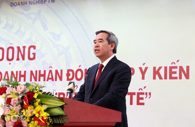 Ông Nguyễn Văn Bình, Ủy viên Bộ Chính trị, Bí thư Trung ương Đảng, Trưởng Ban Kinh tế Trung ương, Trưởng Ban Chỉ đạo Cuộc vận động phát biểu tại buổi lễ