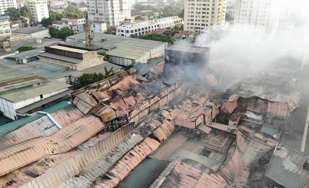 Các nhà máy, xí nghiệp gây ô nhiễm môi trường cần sớm di chuyển ra khỏi nội đô