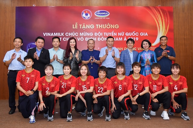 Buổi lễ chức mừng Đội tuyển bóng đá nữ quốc gia Việt Nam