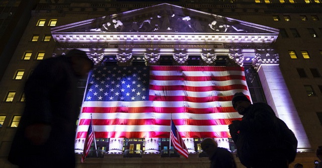 Thị trường chứng khoán Mỹ đóng cửa tăng điểm trong ngày thứ Năm sau khi giới chức Mỹ và Trung Quốc đồng ý nối lại các cuộc đối thoại về thương mại (Ảnh Internet)