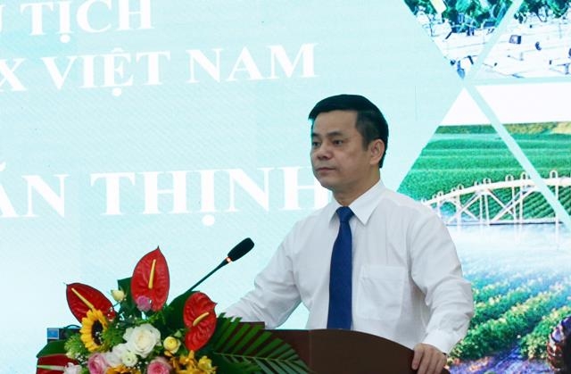 Phó Chủ tịch Liên minh HTX Việt Nam Nguyễn Văn Thịnh phát biểu đề dẫn và khai mạc Tọa đàm