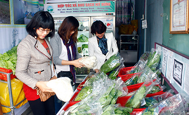 Một cửa hàng rau sạch của HTX Mỹ Hưng