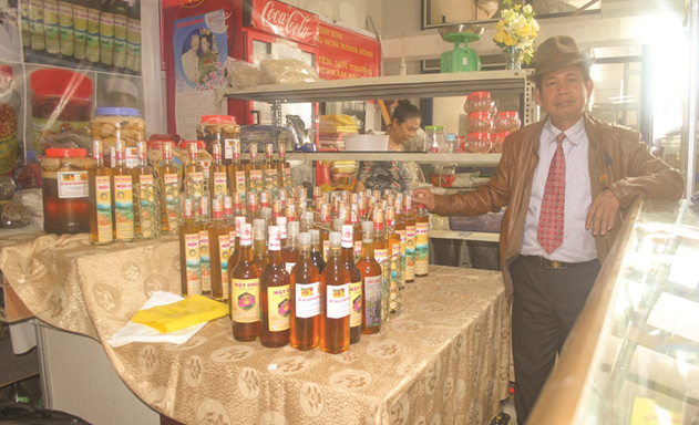 Sản phẩm mật ong và phấn ong của HTX đã được cấp giấy chứng nhận đủ điều kiện an toàn thực phẩm