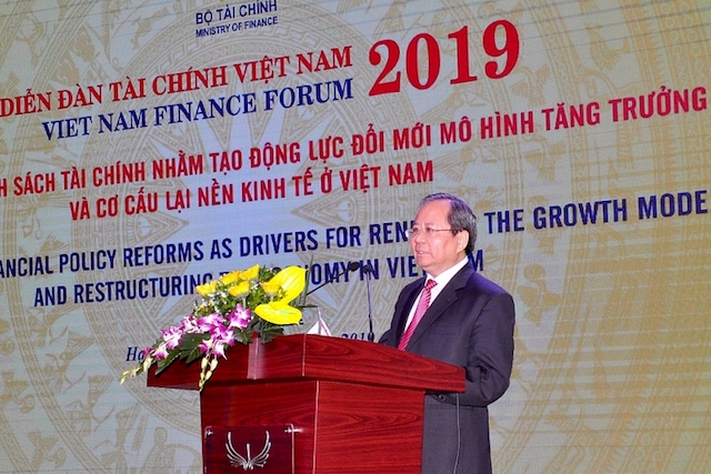 Thứ trưởng Đỗ Hoàng Anh Tuấn phát biểu tại Diễn đàn Tài chính Việt Nam năm 2019.
