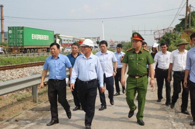Chủ tịch UBND TP Hải Phòng kiểm tra thực tế tại tuyến đường sắt Hải Phòng - Hà Nội