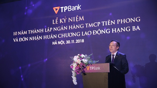Enterprise Asia trao tặng giải thưởng kép cho ông Đỗ Minh Phú và TPBank