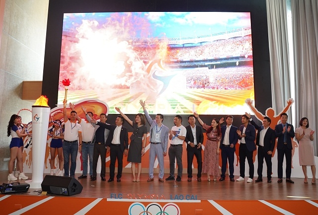 Màn rước đuốc tại “chảo lửa” khí thế