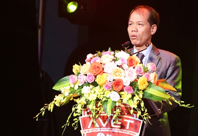 Phó Tổng cục trưởng Tổng cục Giáo dục nghề nghiệp- Trưởng Ban tổ chức Hội diễn Đỗ Năng Khánh phát biểu khai mạc hội diễn