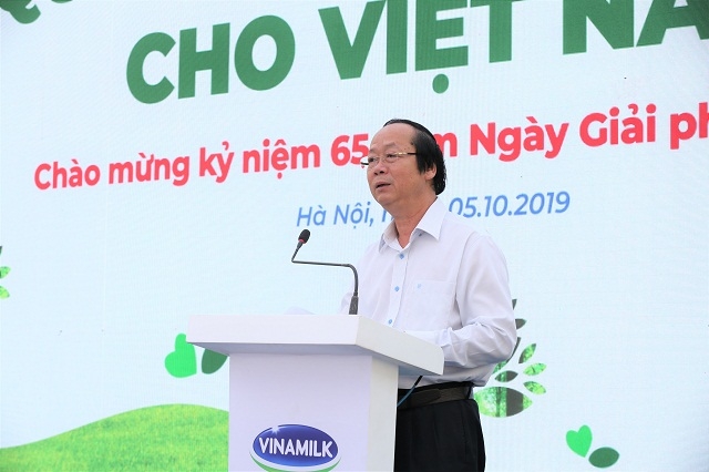 Ông Võ Tuấn Nhân – Thứ trưởng Bộ Tài nguyên và Môi trường chia sẻ hành trình 8 năm đồng hành cùng Vinamilk thực hiện chương trình Quỹ 1 triệu cây xanh cho Việt Nam