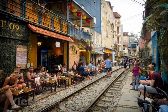 Hà Nội: Cà phê đường tàu sẽ bị dẹp trước ngày 12/10 (Ảnh Internet)