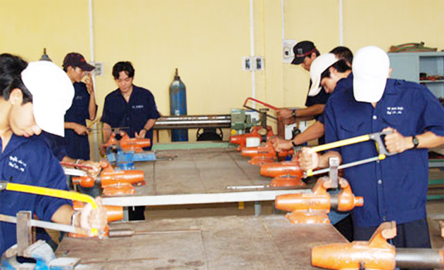 Một lớp đào tạo nghề cơ khí cho lao động nông thôn Kiên Giang