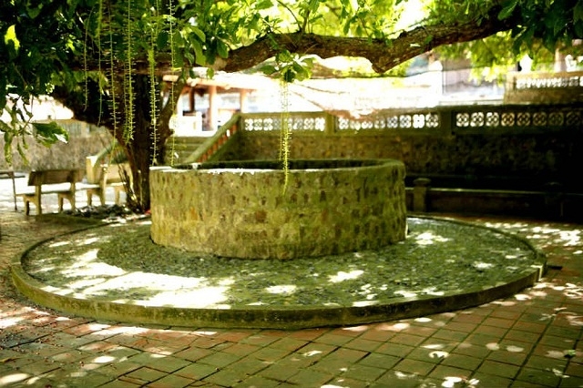 Giếng ngọc trong chùa Thượng trên đảo Hòn Ngư