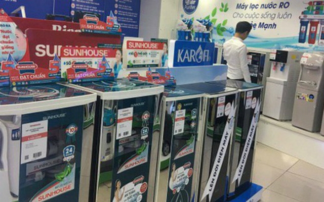 Máy lọc nước cháy hàng vì sự cố nước Sông Đà