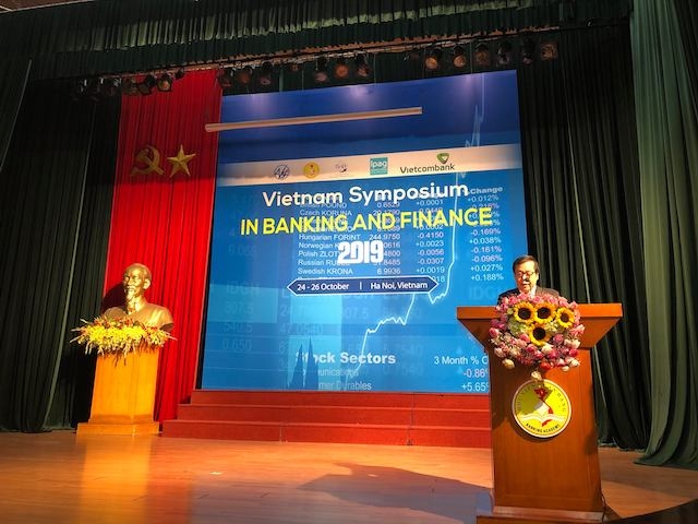 Phó Thống đốc Ngân hàng Nhà nước Nguyễn Kim Anh phát biểu khai mạc diễn đàn