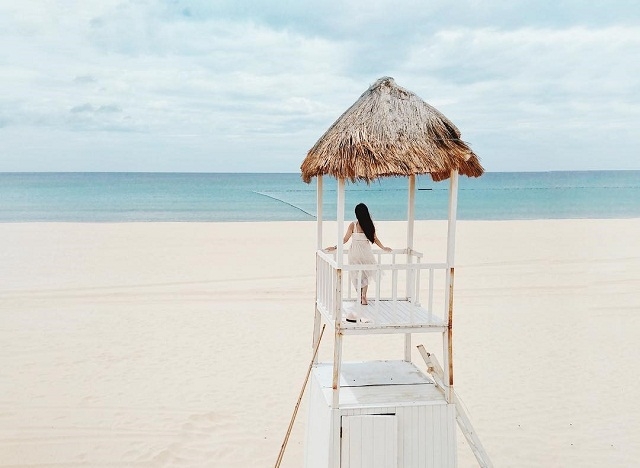 Nhắc tới những điểm check-in “hot hit” có tọa độ ngay sát FLC Quy Nhơn được các “trai xinh gái đẹp” yêu thích nhất, không thể không nhắc tới chòi canh gác nhỏ xinh trước biển ... Ảnh: An Siêu Cao