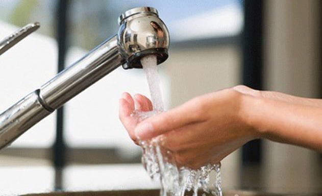 Để đến được với người dân, nước sạch phải qua 2 lần giá