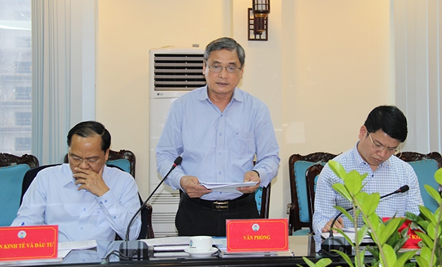 Chánh Văn phòng Liên minh HTX Việt Nam Phạm Ngọc Toại trình bày báo cáo tại hội nghị