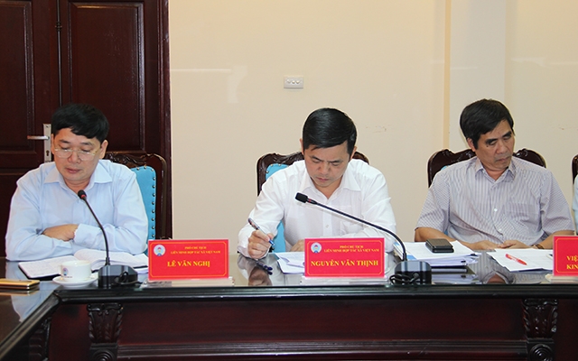 Các Phó Chủ tịch Lê Văn Nghị và Nguyễn Văn Thịnh dự Hội nghị