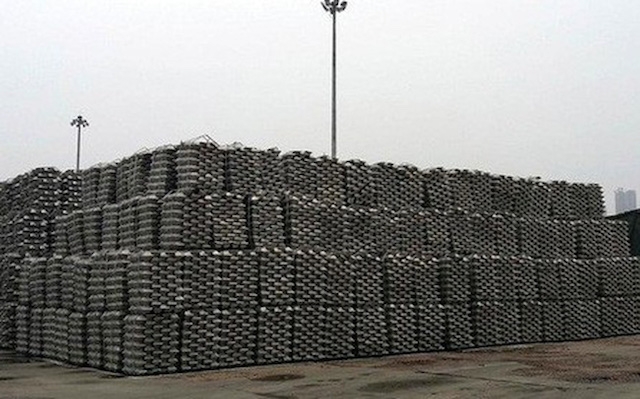 Hiện nay, công ty TNHH Nhôm Toàn Cầu đang lưu giữ hơn 1,8 triệu tấn nhôm tại các kho thuê ngoài và hơn 200.000 tấn nhôm ở nhà máy, trị giá khoảng 4,3 tỷ USD.