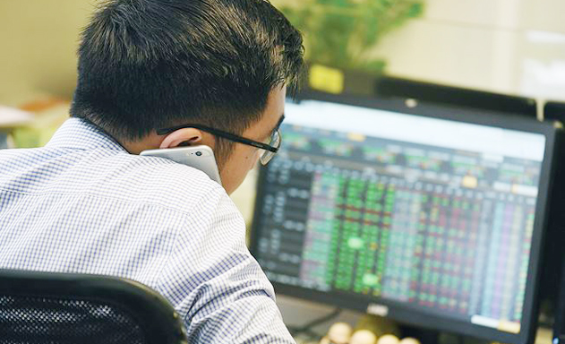 Thị trường tăng điểm nhóm quản lý quỹ lại gặp khó