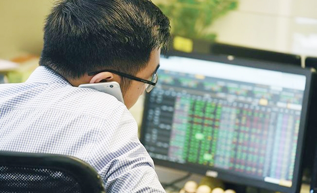 Thị trường tăng điểm nhóm quản lý quỹ lại gặp khó