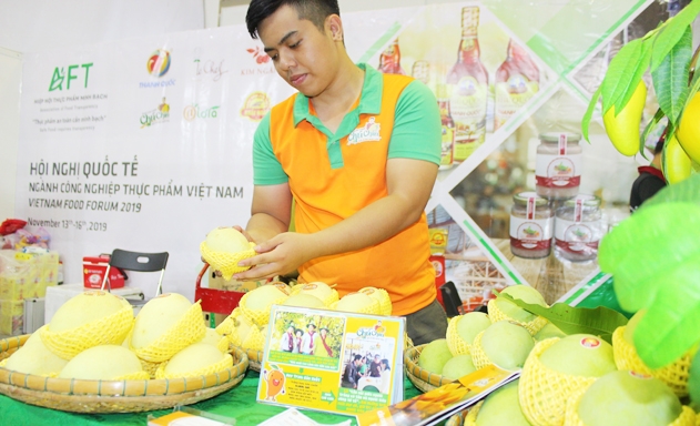 Trái cây Việt cần đầu tư chế biến sâu, không thể mãi xuất thô