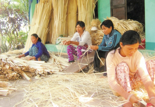 Đẩy mạnh dạy nghề, nâng cao kỹ thuật là giải pháp để tạo đột phá cho nghề đan tại Phước Chiến