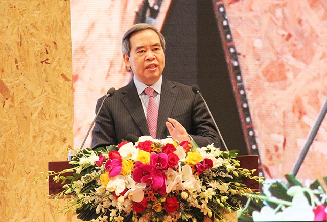 Trưởng ban Kinh tế Trung ương Nguyễn Văn Bình phát biểu tại diễn đàn