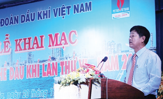 Ông Vũ Duy Hảo báo cáo công tác tổ chức Hội thi