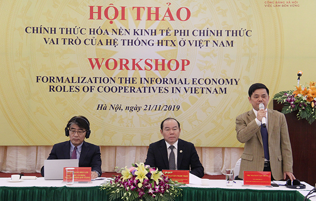 Lãnh đạo Liên minh HTX Việt Nam và tổ chức ILO chủ trì hội thảo