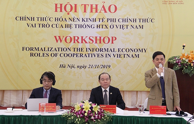 Lãnh đạo Liên minh HTX Việt Nam và tổ chức ILO chủ trì hội thảo