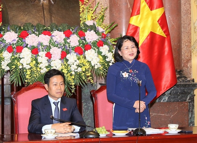 Phó Chủ tịch nước Đặng Thị Ngọc Thịnh và Thứ trưởng Lê Quân trong buổi lễ gặp mặt