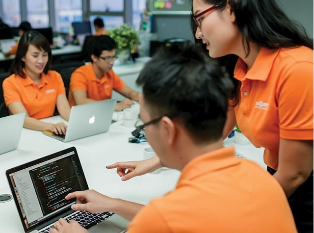 Chứng khoán VNDirect dự báo cổ phiếu ngành dệt may sẽ đi ngang cho đến khi có thông tin tích cực hơn về thương mại quốc tế.