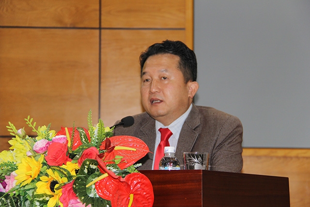 Ông Trương Mạnh Hùng, Chủ tịch Liên minh HTX Lào Cai phát biểu tại hội nghị