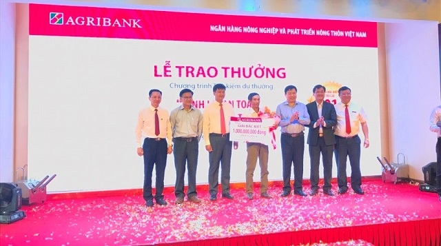 Agribank trao thưởng cho khách hàng trúng giải Đặc biệt Chương trình Sinh lợi an toàn - Hàng ngàn giải thưởng