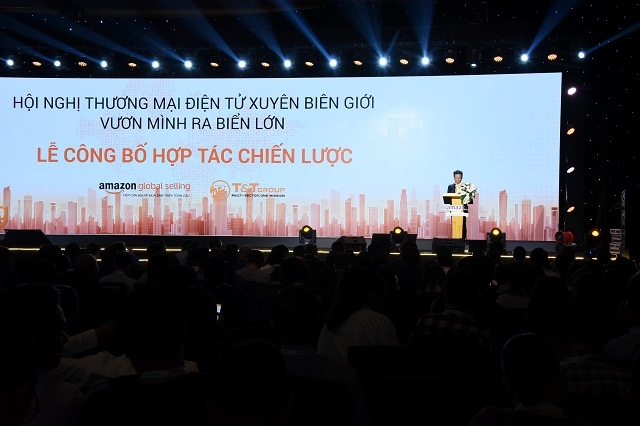 Phát biểu tại Hội nghị, Chủ tịch HĐQT Đỗ Quang Hiển chia sẻ: “Tập đoàn T&T Group, Ngân hàng SHB và cá nhân tôi rất mong muốn được góp phần cho cho sự bùng nổ, cho khát vọng của doanh nghiệp vừa và nhỏ Việt Nam vươn ra thế giới”