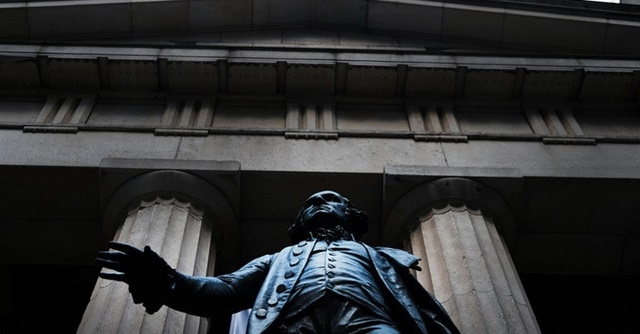 Nhà đầu tư Mỹ bán mạnh cổ phiếu (Ảnh Internet)