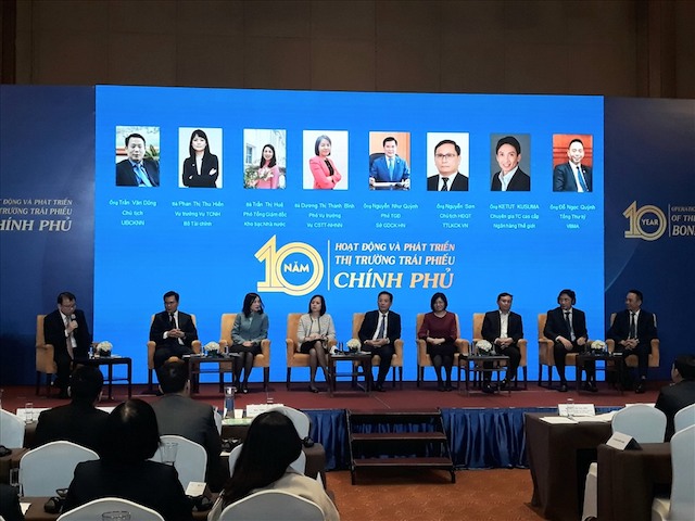 Các đại biểu tham gia tọa đàm định hướng phát triển trái phiếu chính phủ Việt Nam